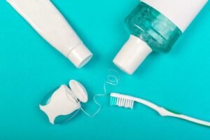 Recomendaciones para el uso del cepillo y el hilo dental